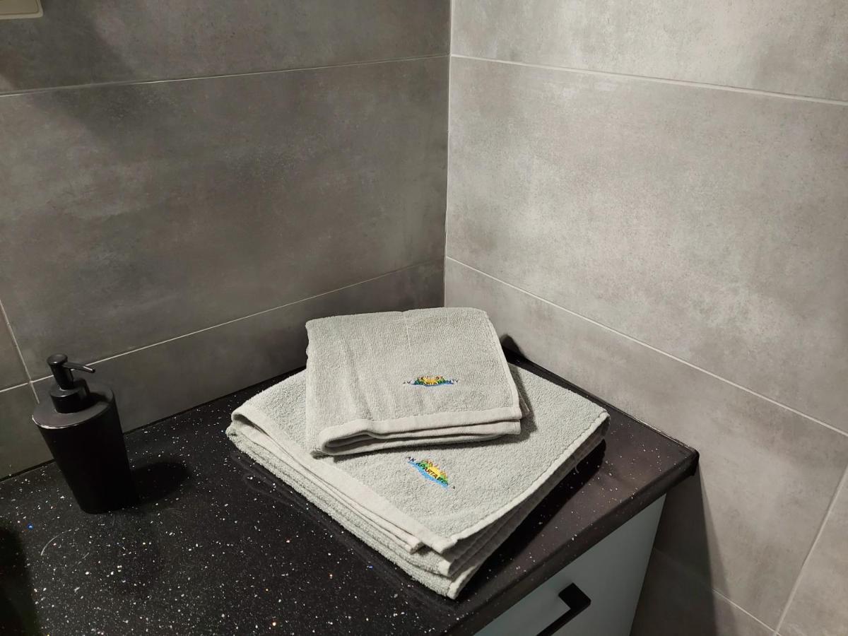 Apartamenty Z Tarasami "Mietowy Spokoj 15" "Romantyczna Szarosc 16" "Niebieska Elegancja 17" Maksymalnie Dla 6 Osob Pobierowo Eksteriør billede