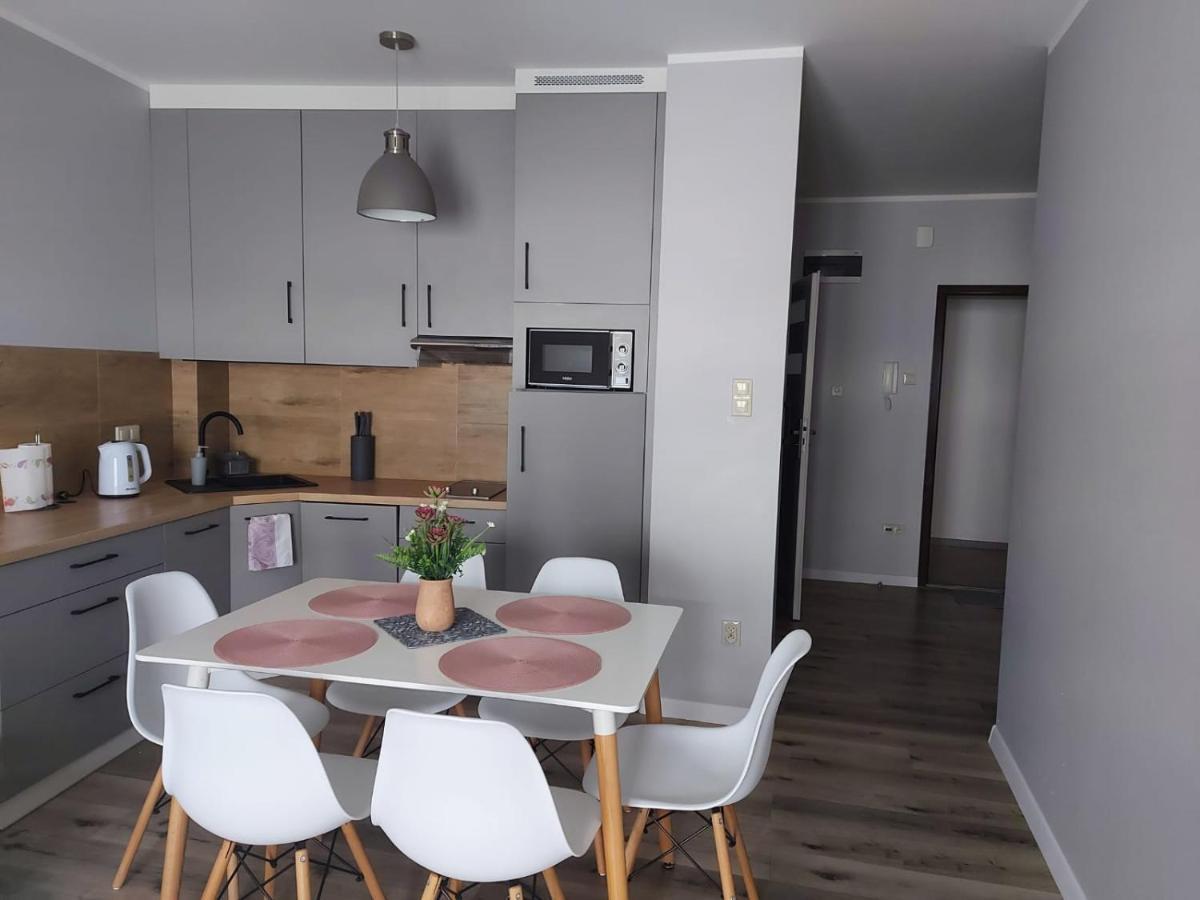 Apartamenty Z Tarasami "Mietowy Spokoj 15" "Romantyczna Szarosc 16" "Niebieska Elegancja 17" Maksymalnie Dla 6 Osob Pobierowo Eksteriør billede